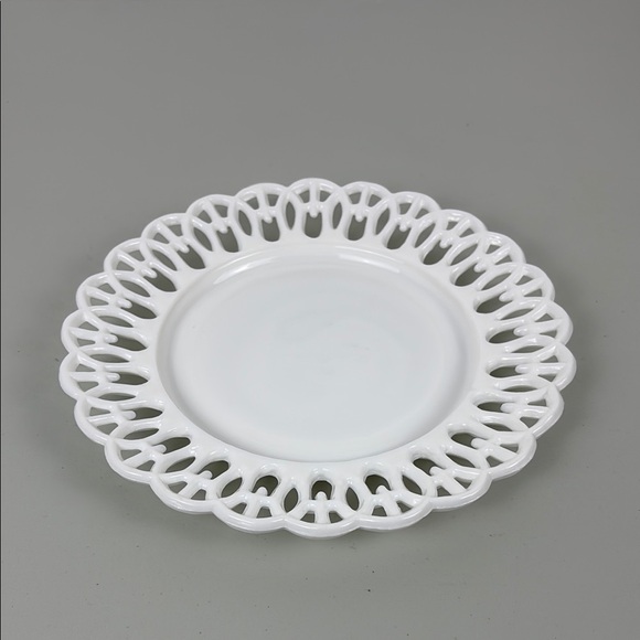 Elegant White Milk Glass Lace Ceramic Plate - Picture 2 of 4